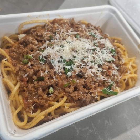 (Beef spaghetti bolognese)